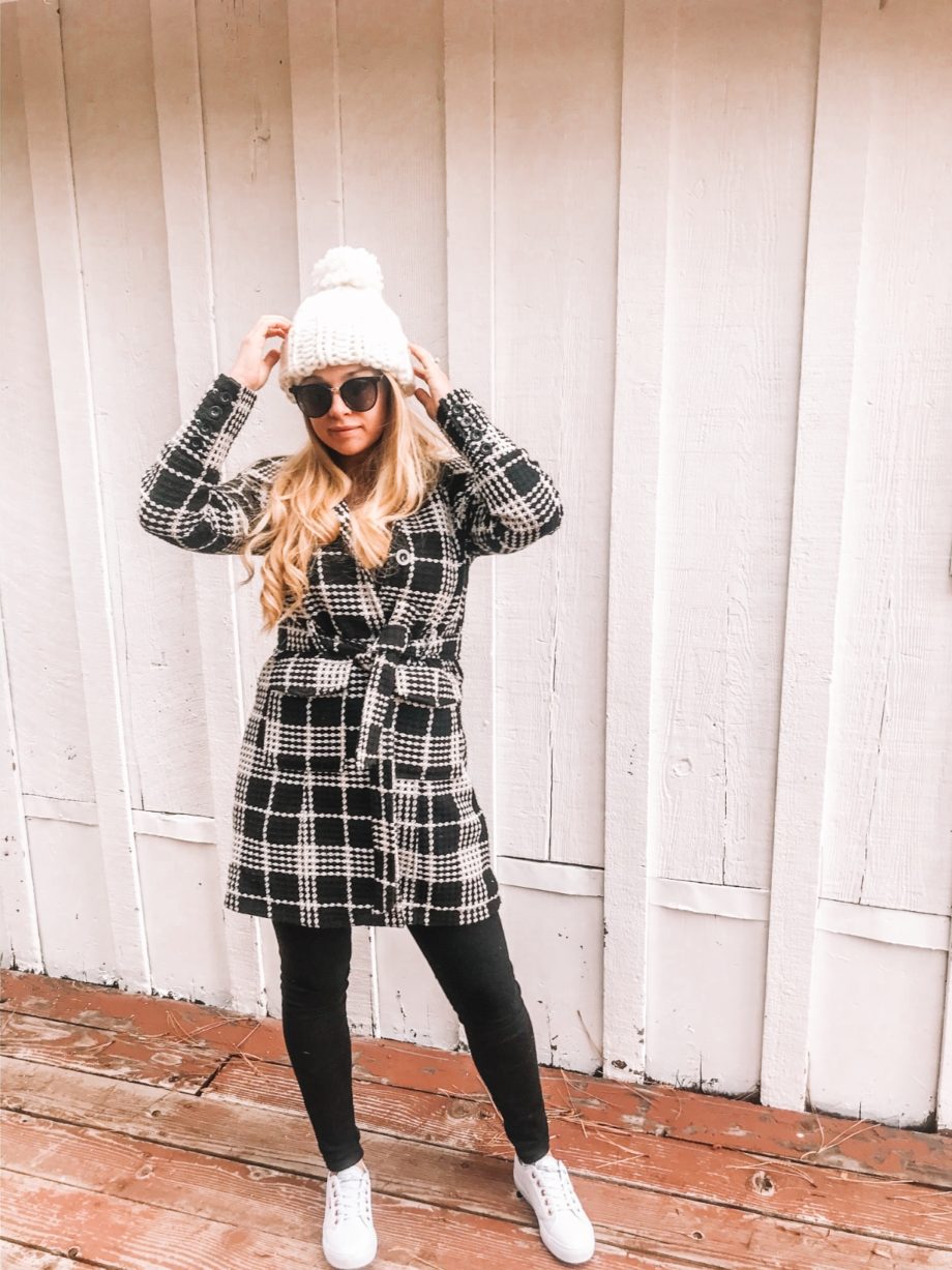 White Chunky Pom Beanie